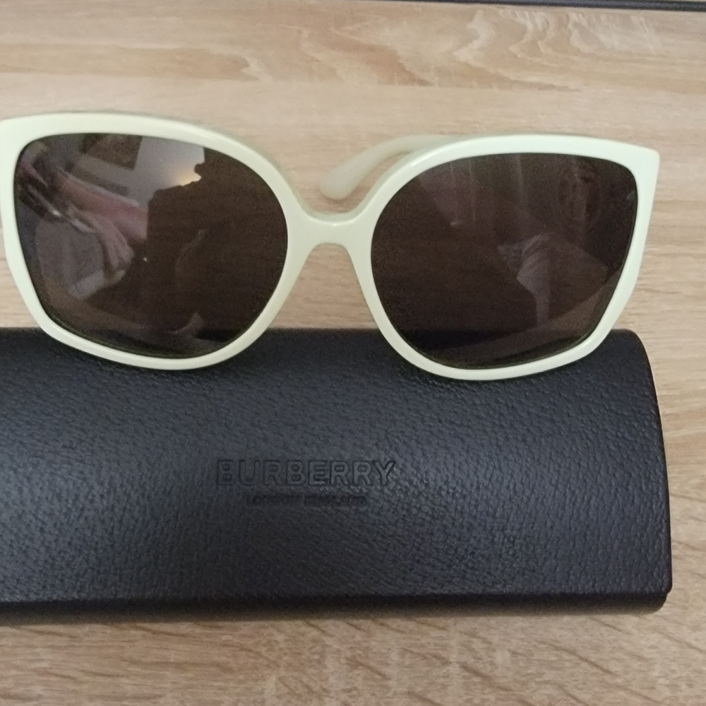 Burberry sunglasses